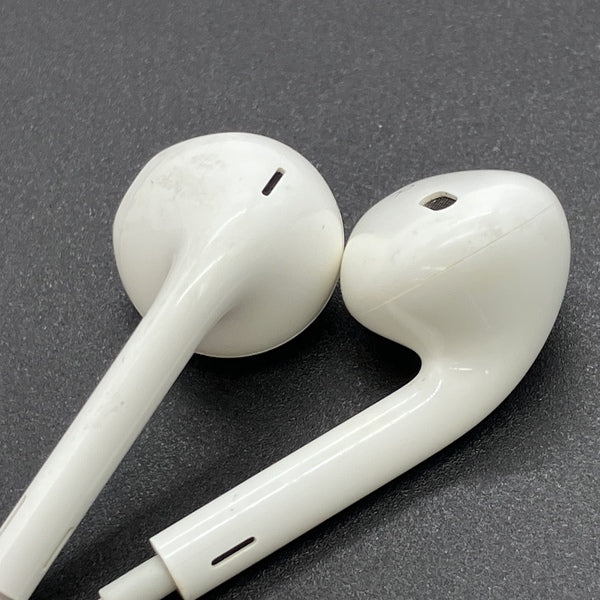【中古】EarPods with Lightning Connector【秋葉原】