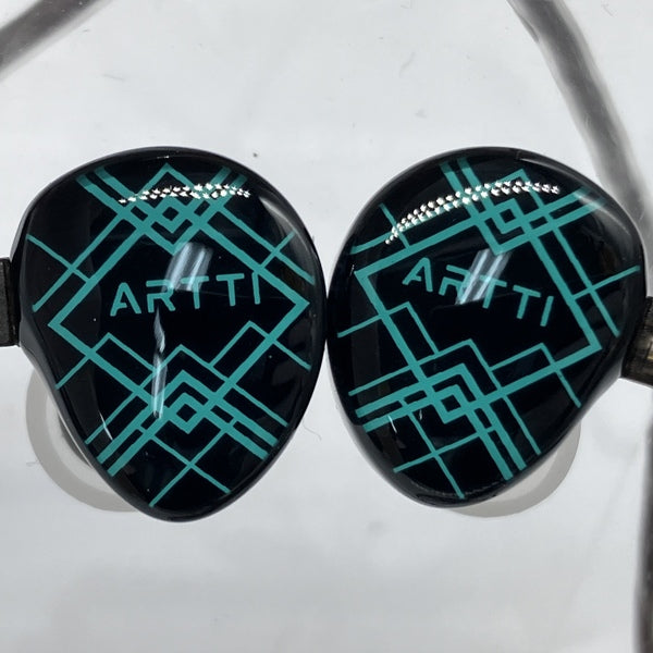 【中古】ARTTI R2【秋葉原】