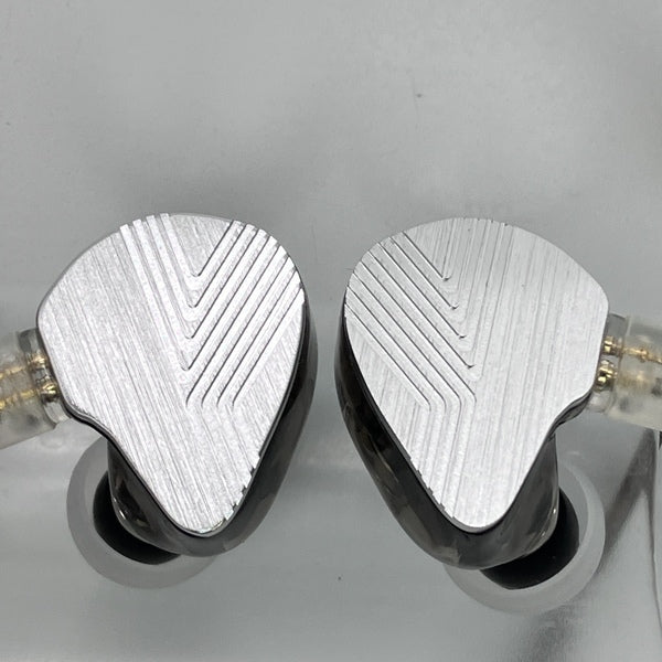 【中古】ARTTI R3【秋葉原】
