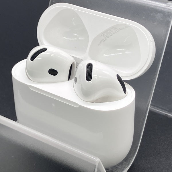 【中古】AirPods 4 MXP93J/A（アクティブノイズキャンセリング搭載）【秋葉原】