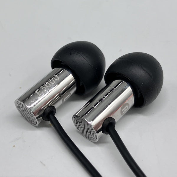 【中古】E3000 【FI-E3DSS】【秋葉原】
