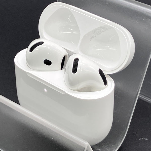 【中古】AirPods 4 MXP93J/A（アクティブノイズキャンセリング搭載）【秋葉原】