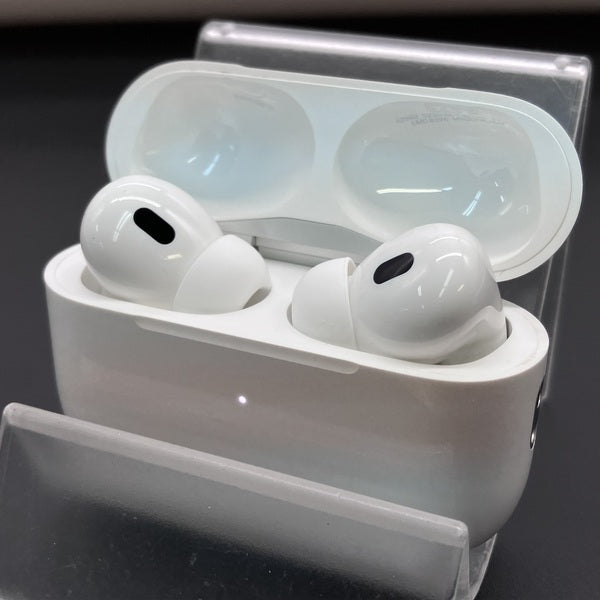 【中古】MagSafe充電ケース(USB-C)付きAirPods Pro(第2世代) MTJV3JA【秋葉原】