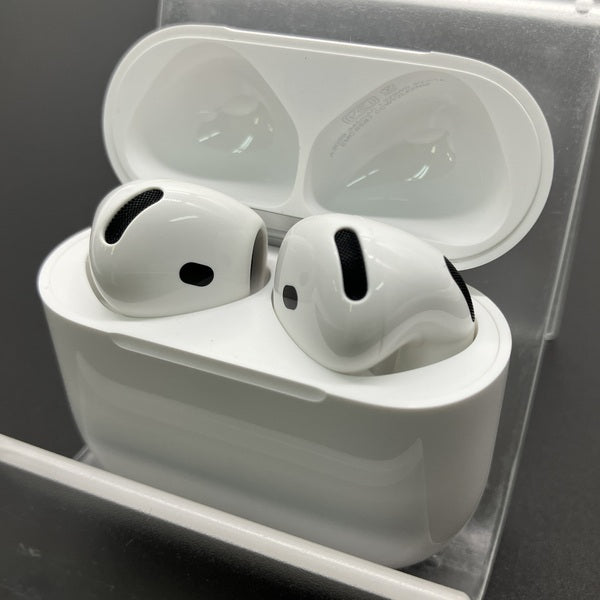 【中古】AirPods 4 MXP93J/A（アクティブノイズキャンセリング搭載）【秋葉原】