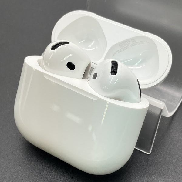 【中古】AirPods 4 MXP93J/A（アクティブノイズキャンセリング搭載）【秋葉原】