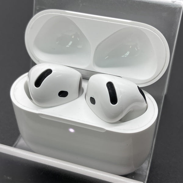 【中古】AirPods 4 MXP63J/A【秋葉原】
