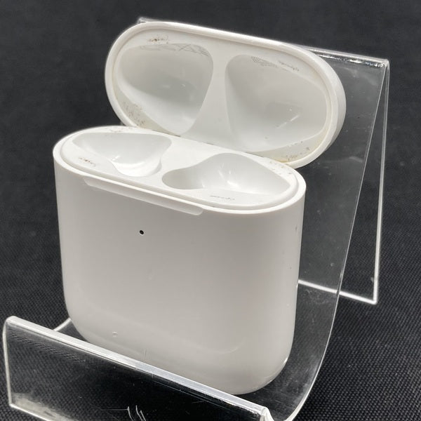 【中古】Wireless Charging Case for AirPods MR8U2J/A【秋葉原】
