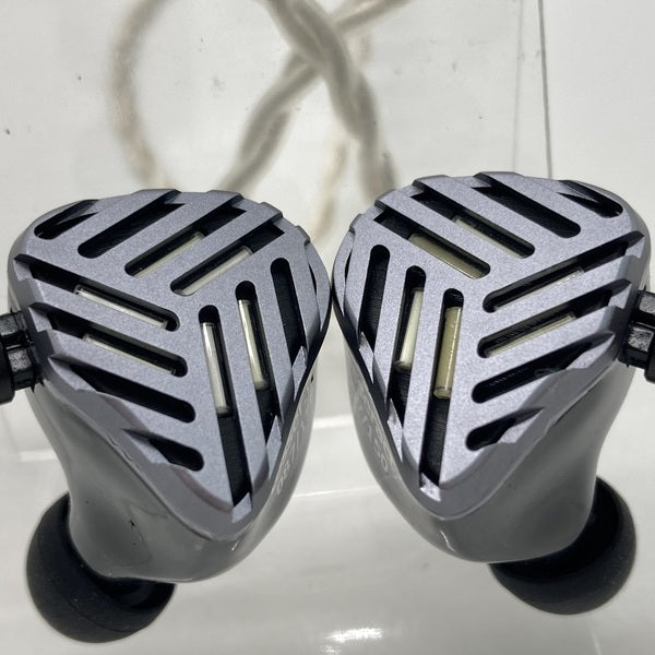 【中古】Tesseract(Universal Fit)【秋葉原】