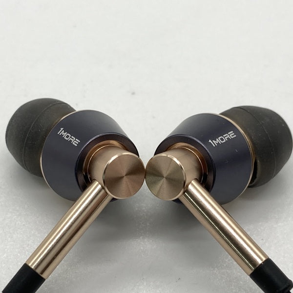 【中古】E1001 Triple-Driver In-Ear Headphones ゴールド【日本橋】