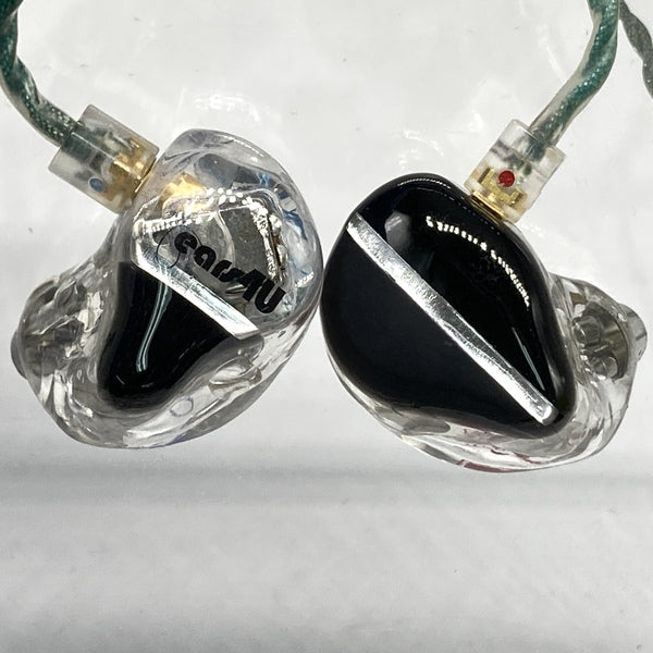 【中古】LIVE 3.6 (ユニバーサル)mmcx　ver【秋葉原】