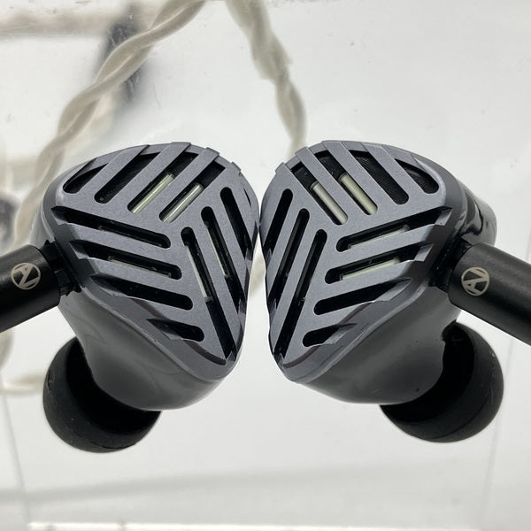 【中古】Tesseract(Universal Fit)【日本橋】