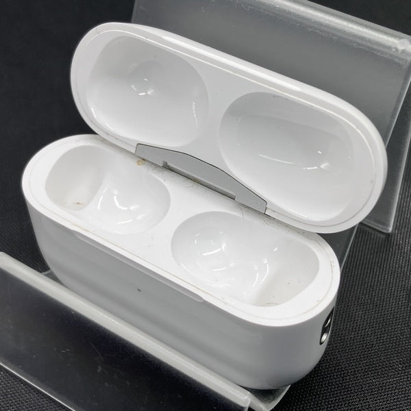 【中古】AirPods Pro (第2世代) MagSafe充電ケース(USB-C)【秋葉原】