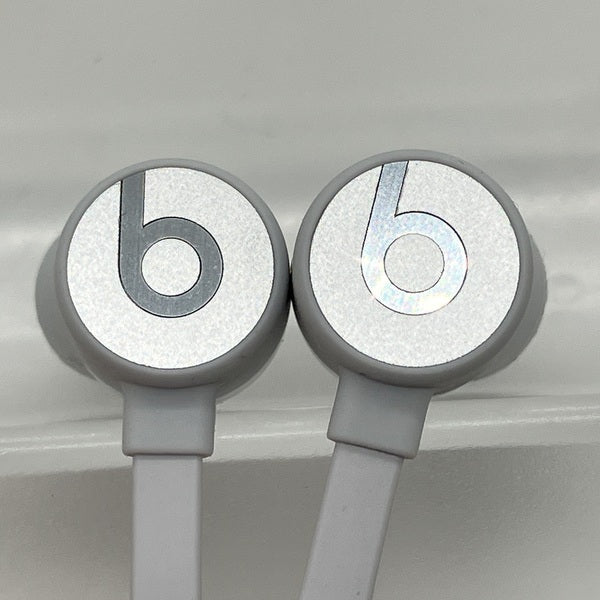 【中古】urBeats3 ホワイト【BT URBEATS3 WHT】（MQFV2PA/A）【秋葉原】