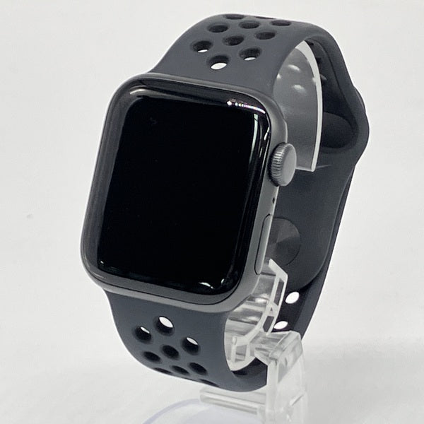 【中古】Apple Watch Nike SE （40mm GPS）アルミニウム ブラック【秋葉原】