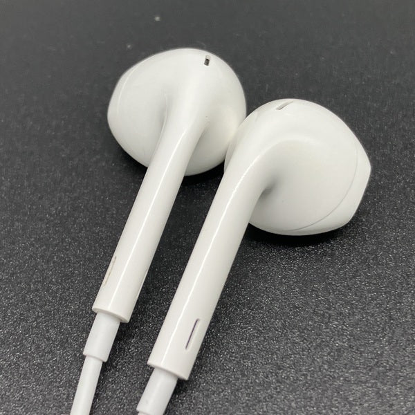 【中古】EarPods with Lightning Connector【秋葉原】