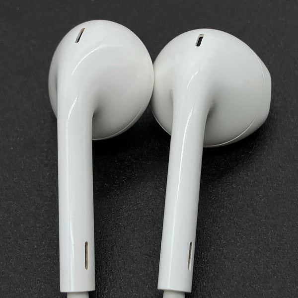 【中古】Apple EarPods with Remote and Mic【秋葉原】