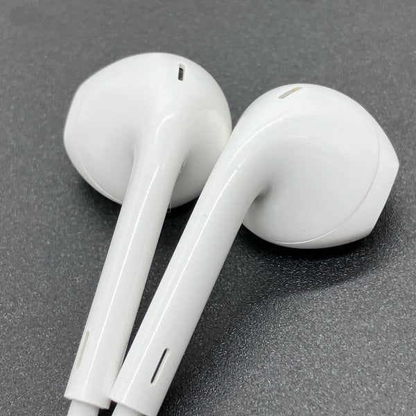 【中古】EarPods with Lightning Connector【秋葉原】