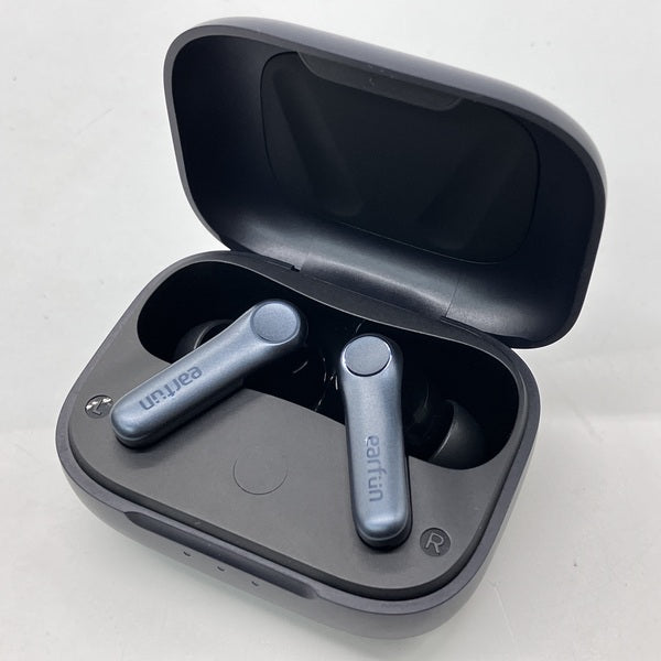 【中古】Air Pro 4 - Black【秋葉原】
