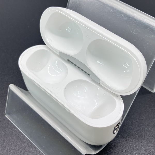 【中古】AirPods Pro (第2世代) MagSafe充電ケース(USB-C)【秋葉原】