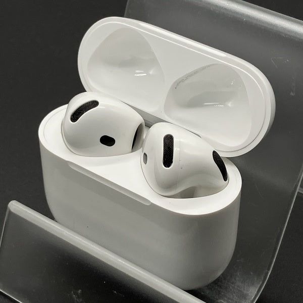 【中古】AirPods 4 MXP63J/A【秋葉原】