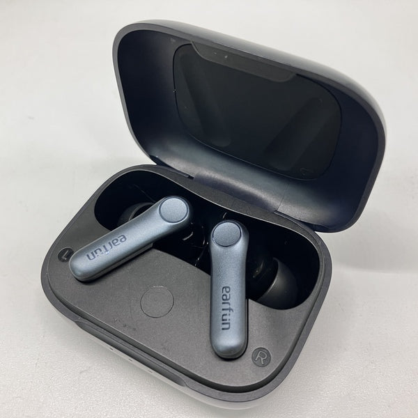 【中古】Air Pro 4 - Black【秋葉原】