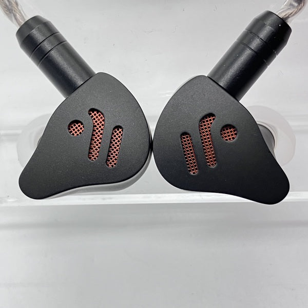 【中古】IM4 ブラック【秋葉原】