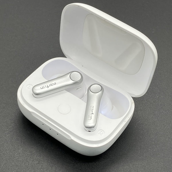 【中古】Air Pro 4 - White【秋葉原】