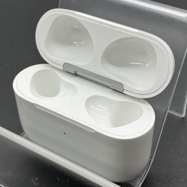 【中古】AirPods Lightning 充電ケース (第3世代)【秋葉原】