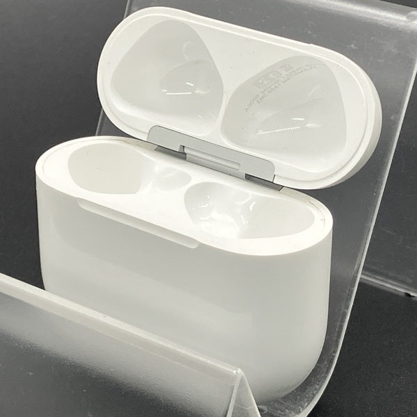 【中古】AirPods 4充電ケース【秋葉原】