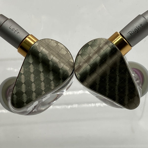 【中古】Surface【E14D】【日本橋】