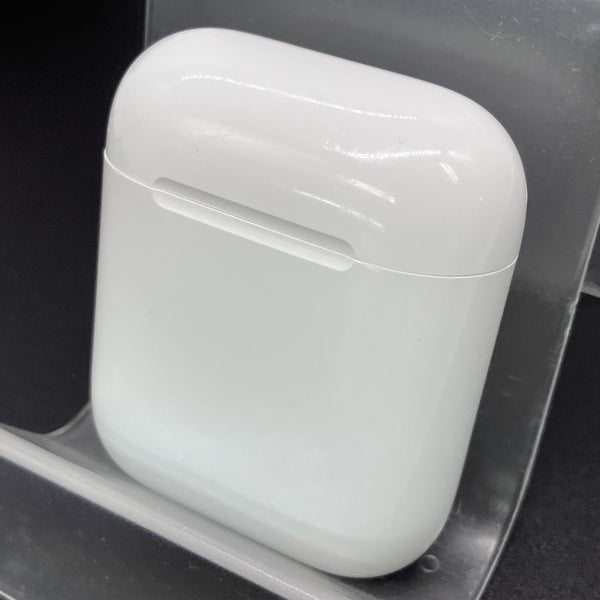 【中古】AirPods with Charging Case MV7N2J/A【日本橋】