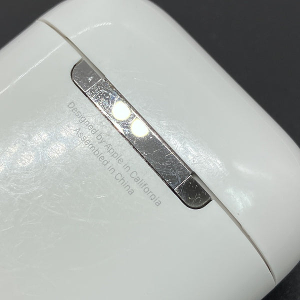 【中古】AirPods with Charging Case MV7N2J/A【日本橋】