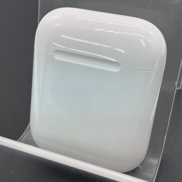 【中古】AirPods with Charging Case MV7N2J/A【秋葉原】