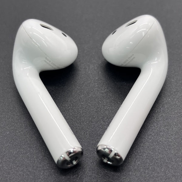 【中古】AirPods with Charging Case MV7N2J/A【秋葉原】