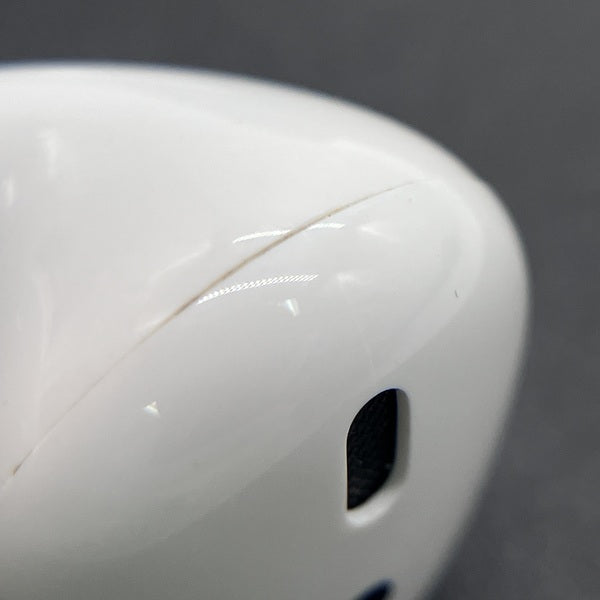【中古】AirPods with Charging Case MV7N2J/A【秋葉原】