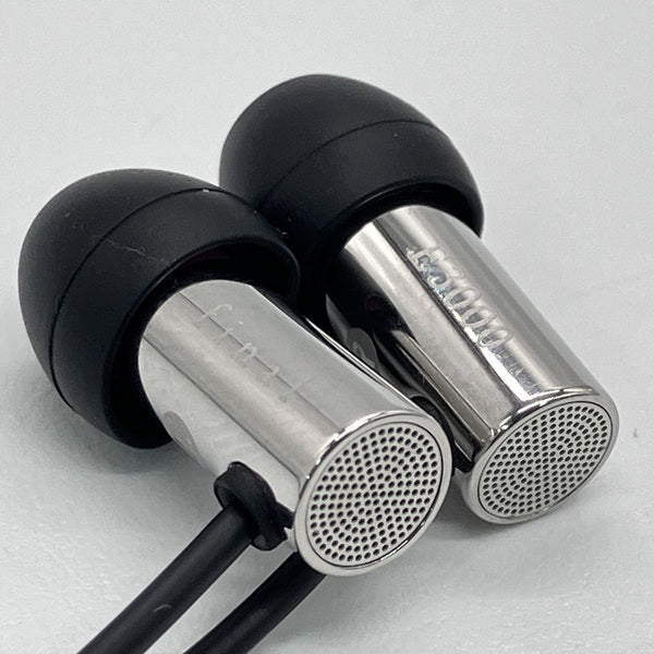 【中古】E3000 【FI-E3DSS】【秋葉原】