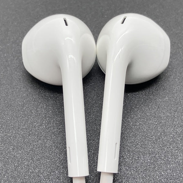 【中古】Apple EarPods with Remote and Mic【日本橋】
