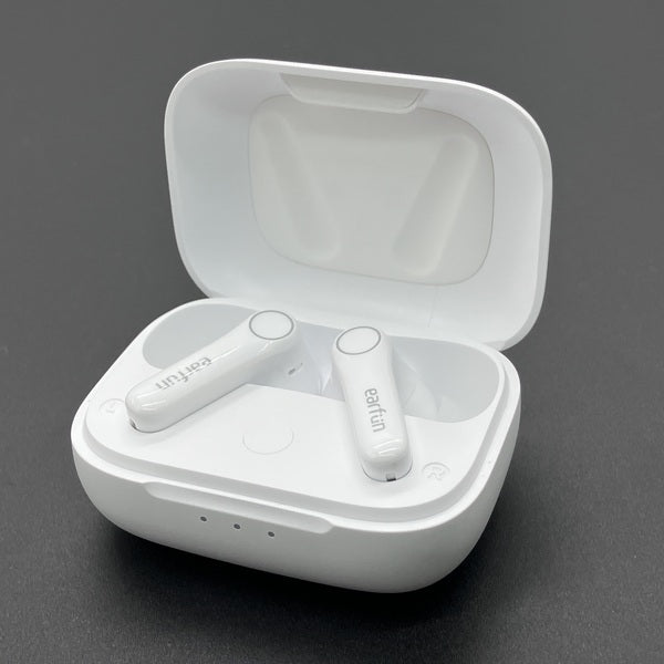 【中古】Air Pro 4 - Glossy White【日本橋】