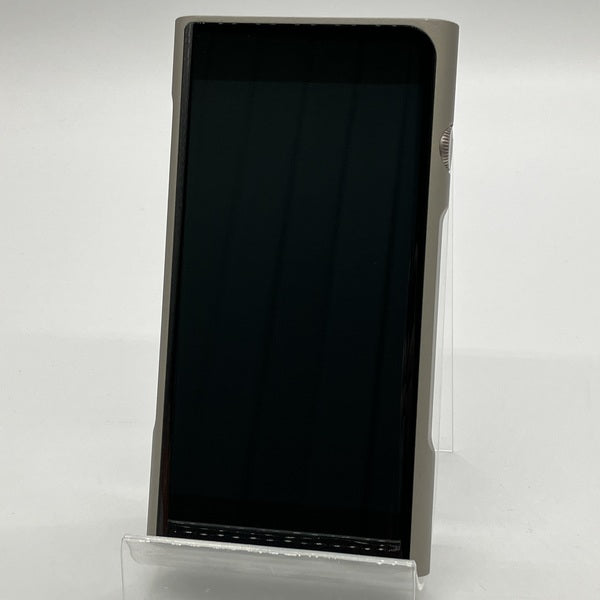 【中古】M6 PRO チタニウム【日本橋】