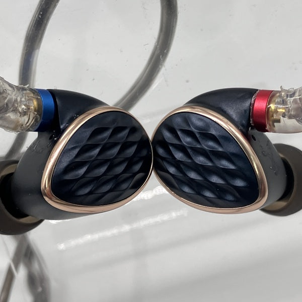 【中古】FH15 Black 【FIO-IEM-FH15-B】【日本橋】