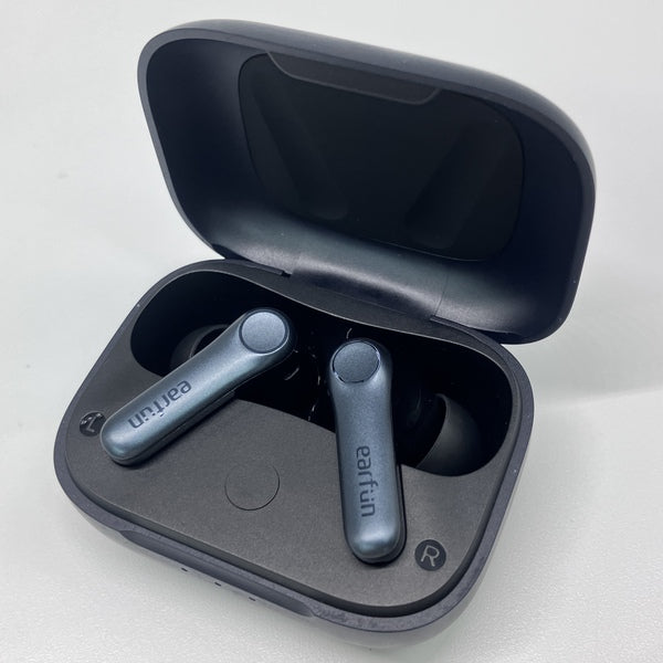 【中古】Air Pro 4 - Black【秋葉原】