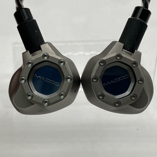 【中古】Typ821 【MDO-T821-TI】【秋葉原】