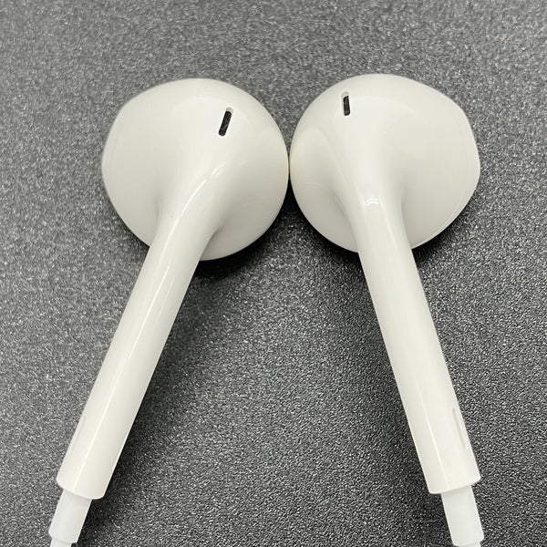【中古】EarPods with Lightning Connector【秋葉原】