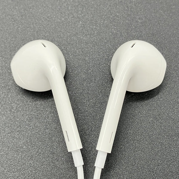 【中古】EarPods with Lightning Connector【秋葉原】