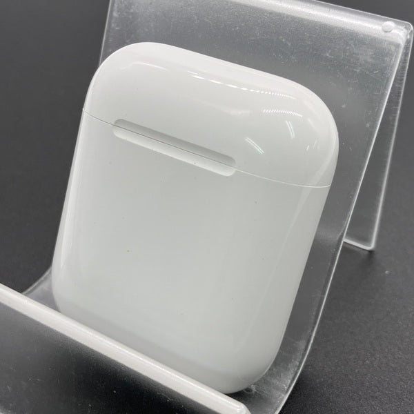 【中古】AirPods with Charging Case MV7N2J/A【秋葉原】
