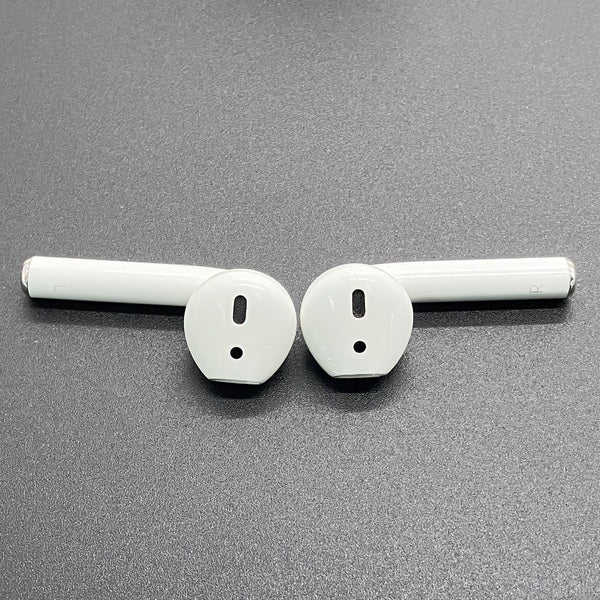 【中古】AirPods with Charging Case MV7N2J/A【秋葉原】