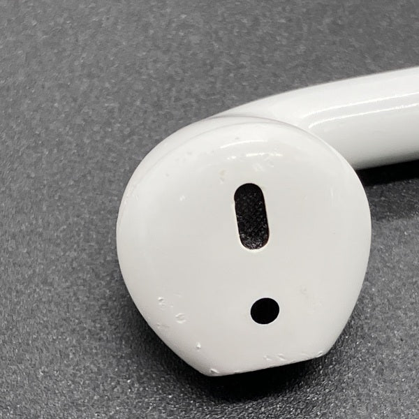 【中古】AirPods with Charging Case MV7N2J/A【秋葉原】