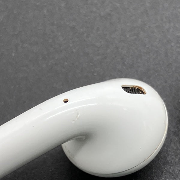 【中古】AirPods with Charging Case MV7N2J/A【秋葉原】