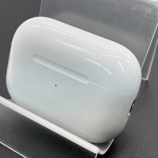 【中古】MagSafe充電ケース(USB-C)付きAirPods Pro(第2世代) MTJV3JA【秋葉原】
