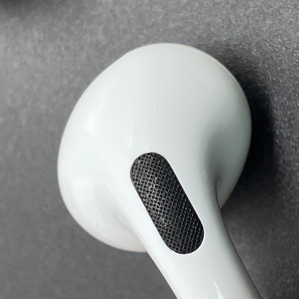 【中古】MagSafe充電ケース(USB-C)付きAirPods Pro(第2世代) MTJV3JA【秋葉原】